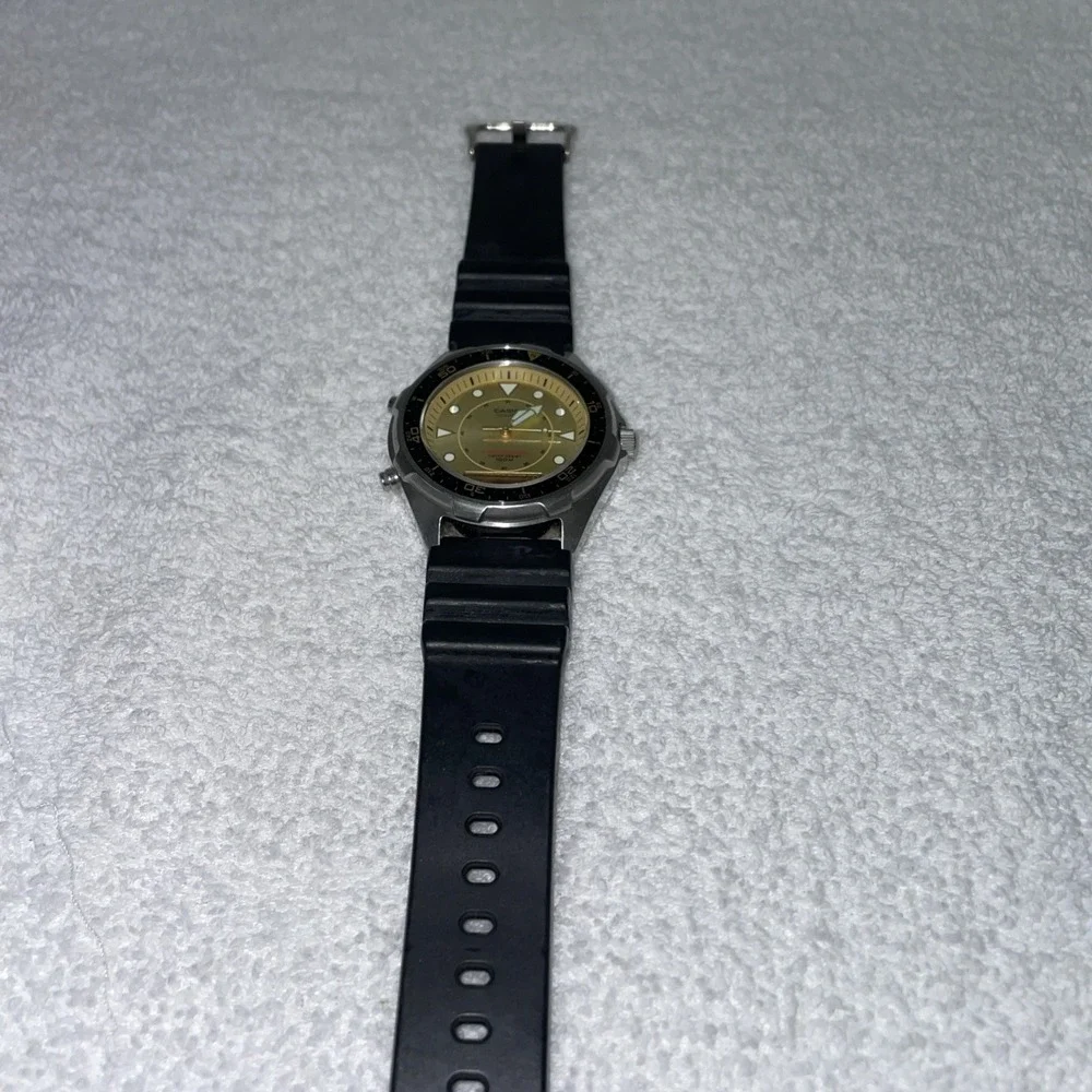 Casio Watch AMW-3200 Chronograph Quartz, digital screen, needs Battery 2A